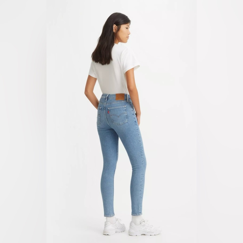 Levi’s 721 High Rise Skinny Jeans / Size 31 / Perfect Condition